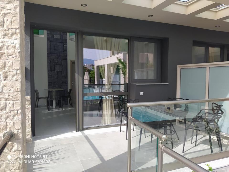 Amalia Deluxe Villas Vrasná Buitenkant foto
