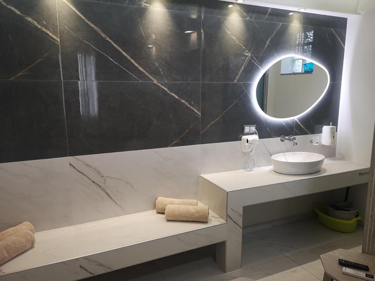 Amalia Deluxe Villas Vrasná Buitenkant foto