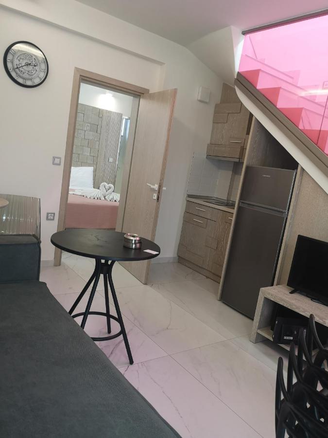 Amalia Deluxe Villas Vrasná Buitenkant foto