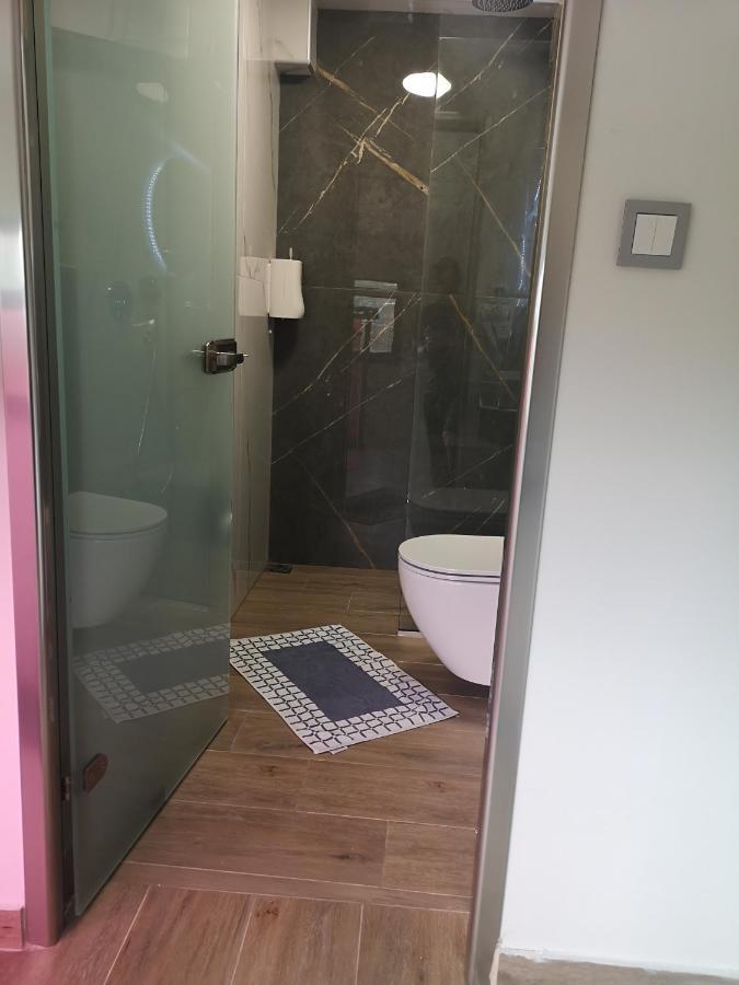 Amalia Deluxe Villas Vrasná Buitenkant foto